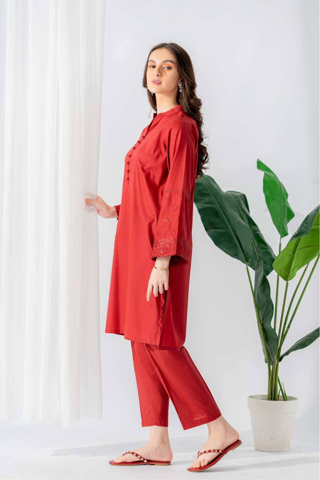 2 piece solid Red Pret D-09